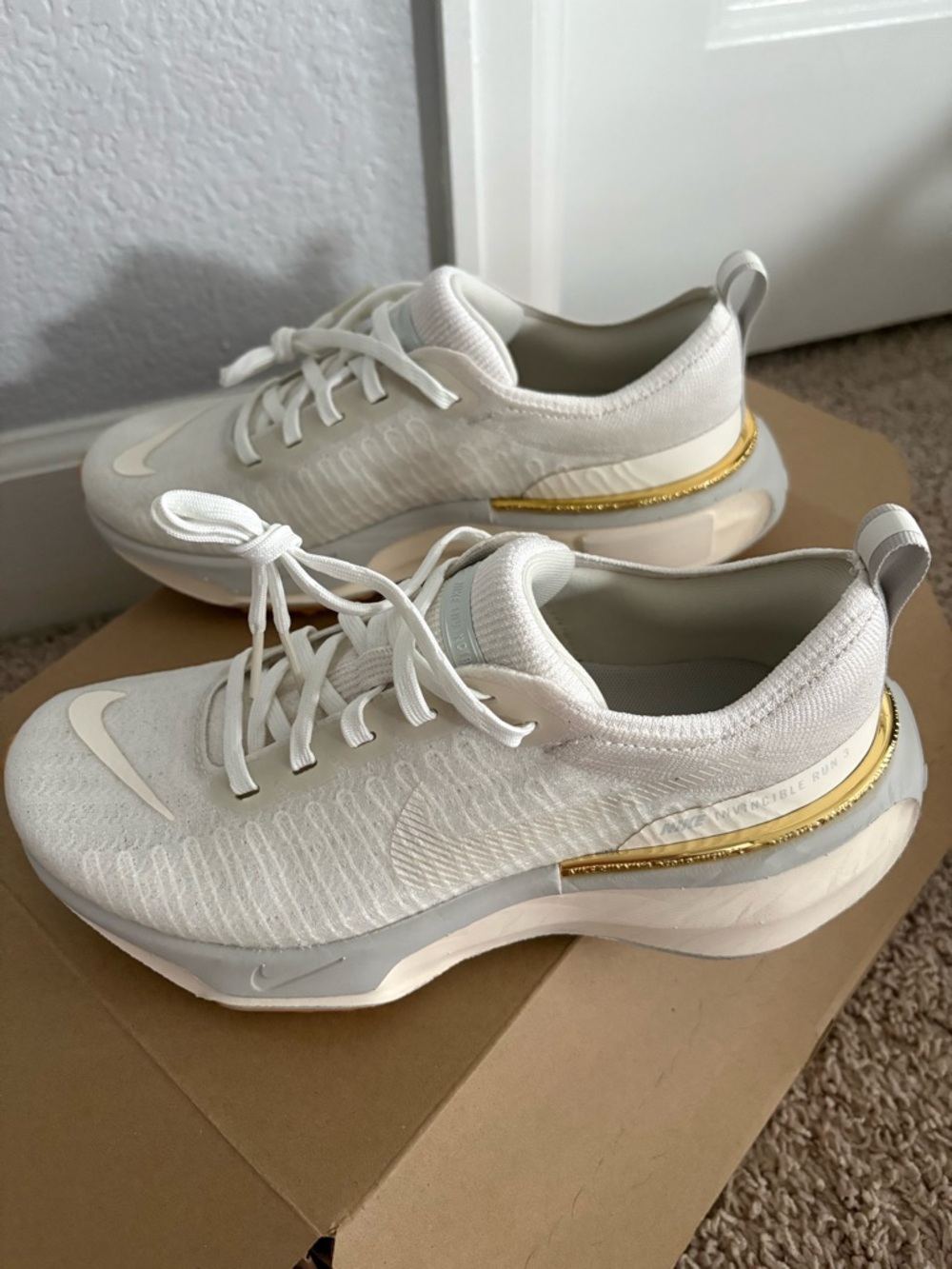 Nike ZoomX Invincible Run Flyknit 3 bone/sail NWT in box